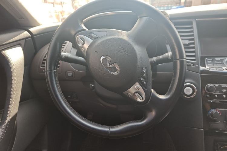 Used Infiniti QX70  Steering Wheel