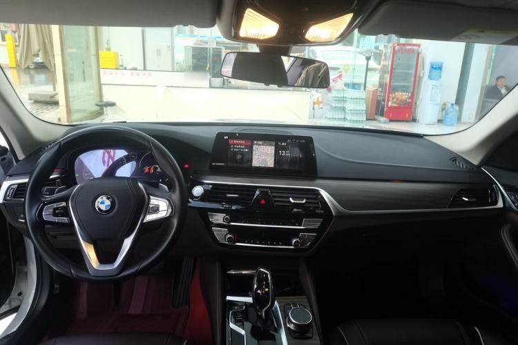 Used BMW 5 Series 2019 Facelifted 530Li Leading Edition Luxury Package Center Console