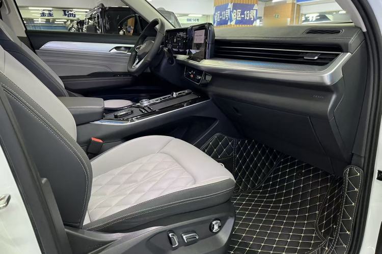 Used Volkswagen Tavendor 2023 380TSI Four-Wheel Drive R-Line Cruise Edition