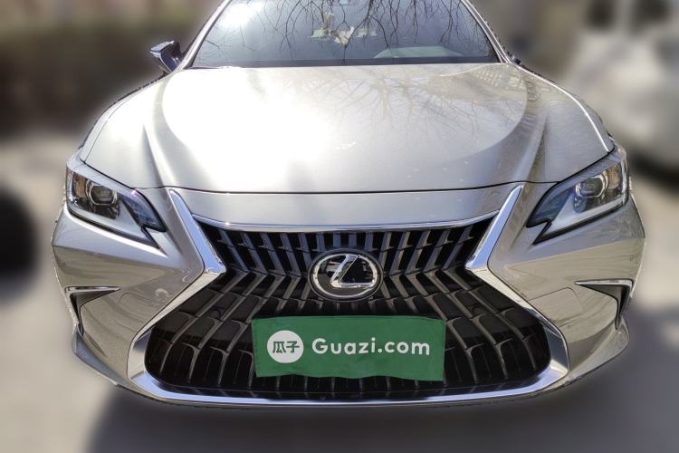 Used Lexus ES 2022 300h Excellence Edition
