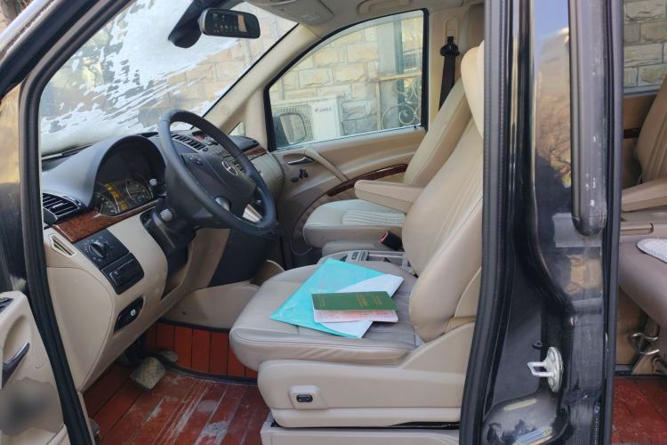 Used Mercedes-Benz Viano 2011 2.5L Navigator Edition