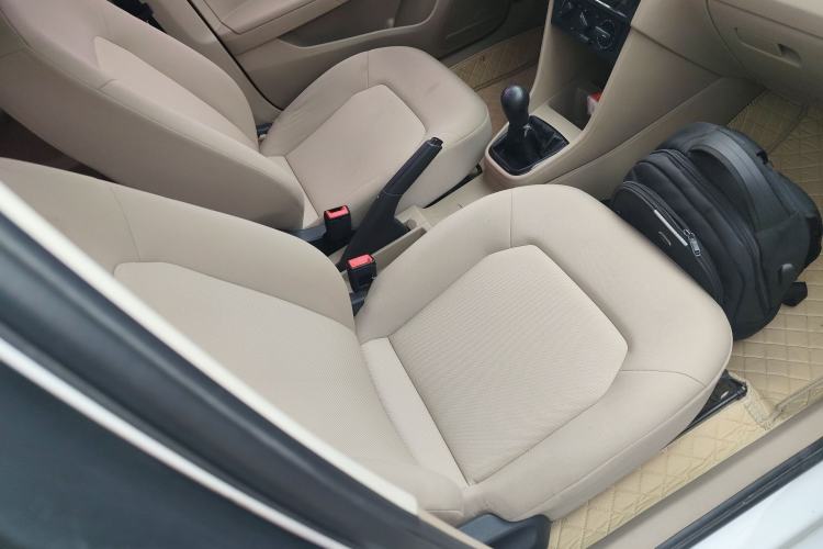 Used Volkswagen Jetta 2015 1.6L Manual Fashion Edition