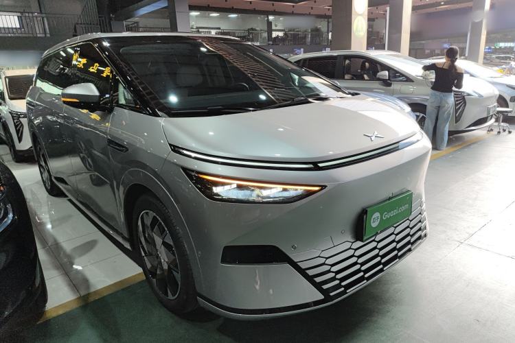 Used XPeng X9 2024 702 Ultra-Long Range Max
