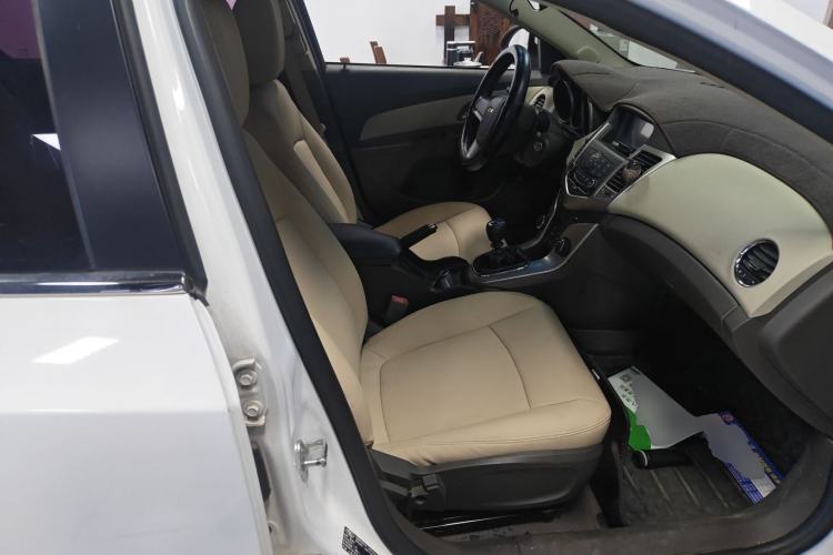 Used Chevrolet Cruze 2015 1.5L Classic SL MT
