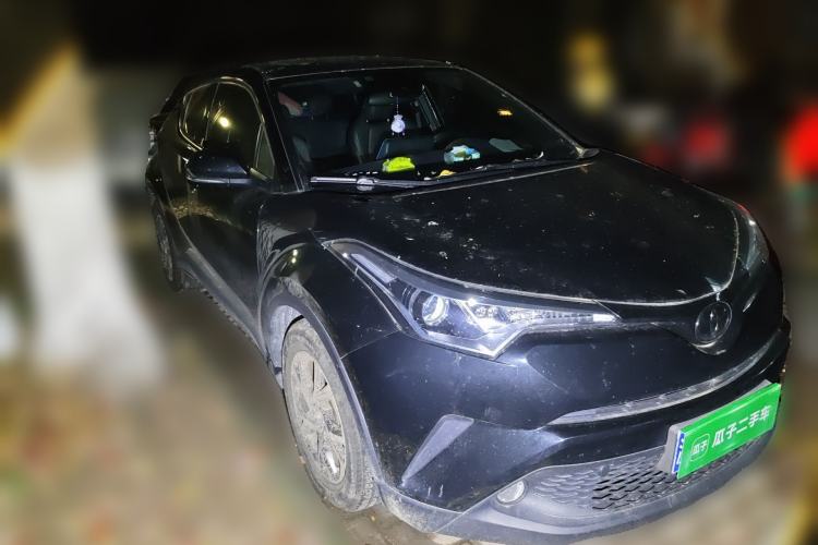 Used Toyota C-HR 2020 2.0L Leading Edition Front Right 45 Deg