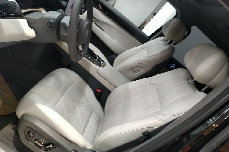 Used Zeekr 009 2024 Six-Seat Executive Version 4WD 108 kWh