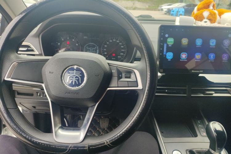 Used BYD Qin 2019 1.5L Manual Comfort Version Center Console