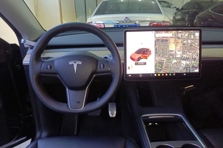 Used Tesla Model Y 2021 Standard Range Rear-Wheel Drive Version Center Console