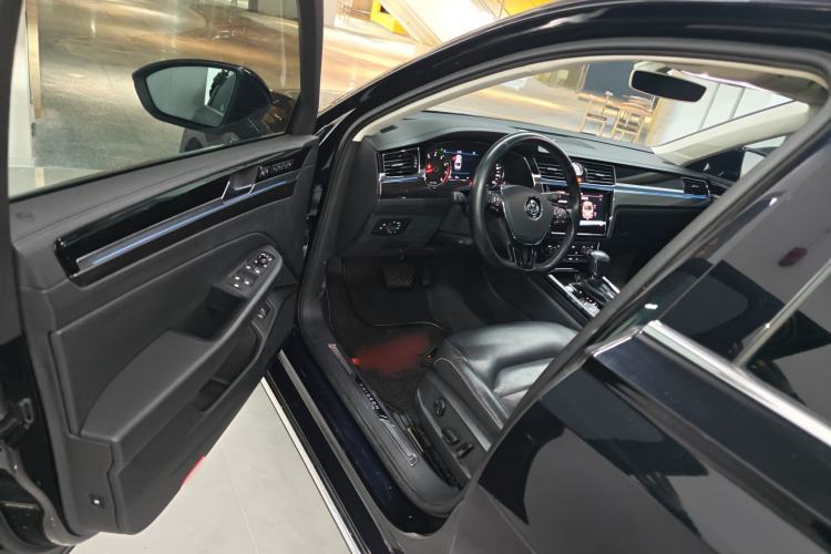 Used Volkswagen Phideon 2019 380TSI Two-Wheel Drive Business Edition China VI Standard
