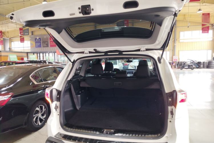 Used Toyota Highlander 2017 2.0T Four-Wheel Drive Luxury Edition 7 Seats