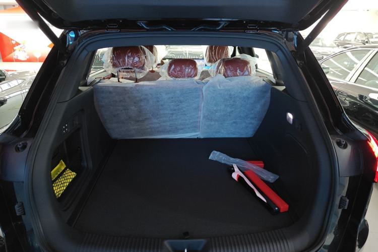 Used Hongqi HS6 PHEV 2026 240 Smart Hybrid Version Trunk