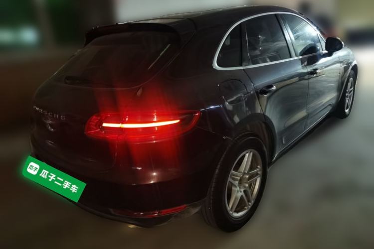 Used Porsche Macan 2017 Macan 2.0T Rear Right 45 Deg