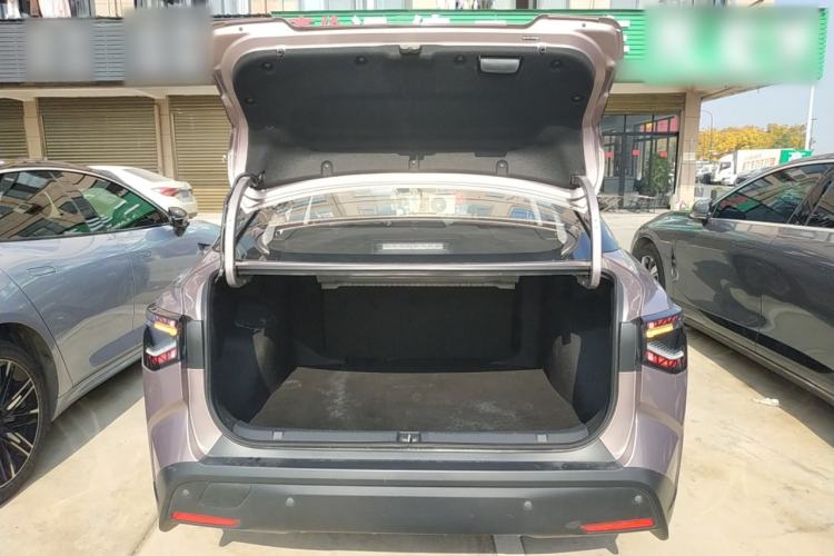 Used Toyota bZ3 2023 616 km Long-Range Premium
