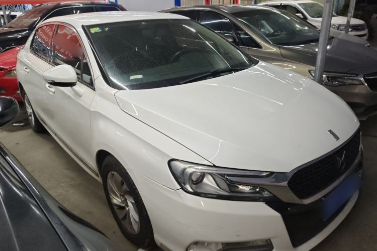 Used DS 5LS 2014 1.8L automatic Comfort version VTi140