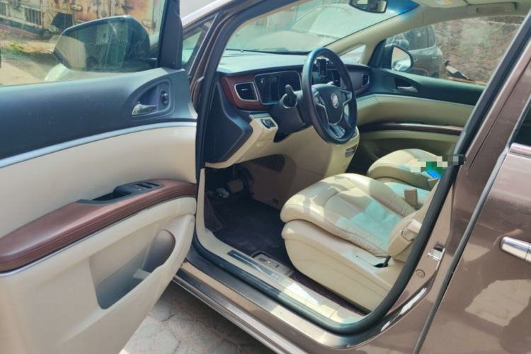 Used Buick GL8 2017 25S Prestige Version China V Standard Driver Seat