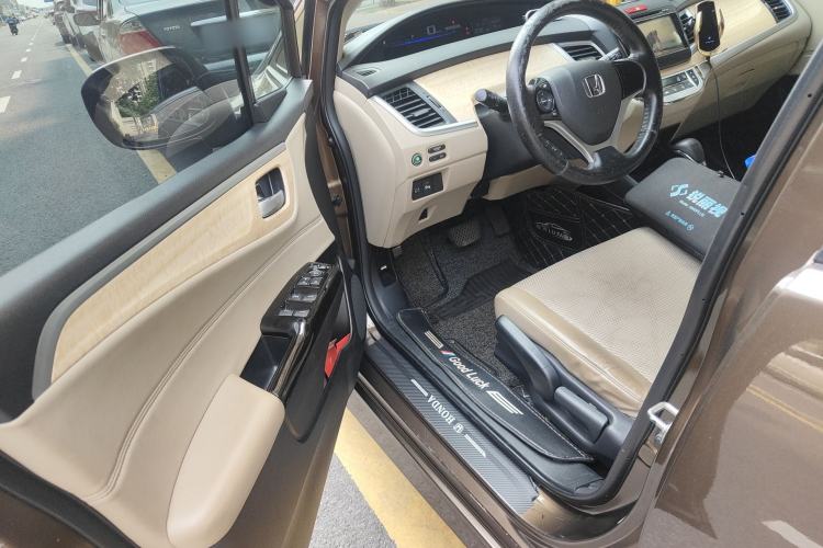 Used Honda Jade 2013 1.8L automatic Comfort version 5 seats Driver Seat