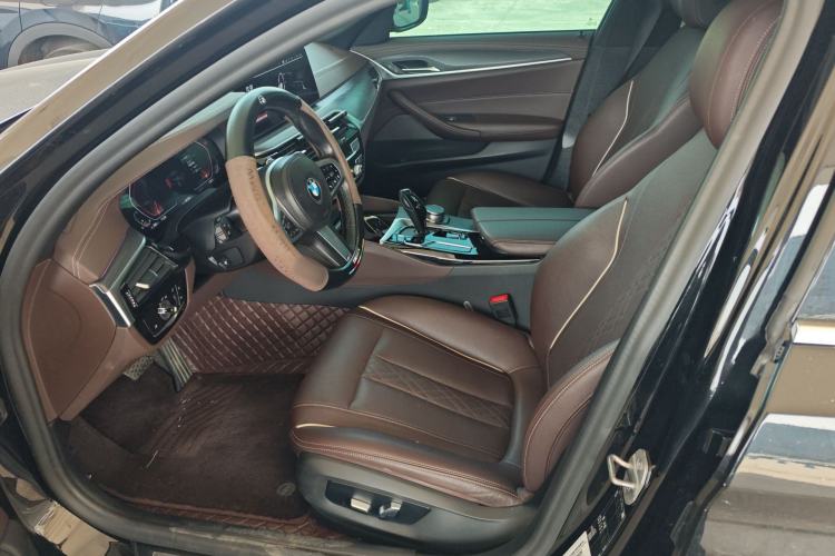 Used BMW 5 Series 2021 Facelifted 530Li Leading Edition M Sport Package Left Front Seat