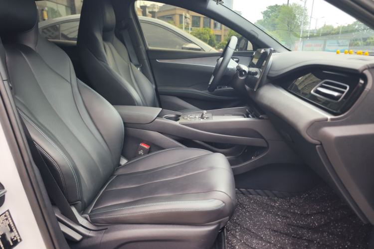 Used BYD Seal 06 New Energy 2025 DM-i Smart Drive 80KM Luxury Model Interior 3