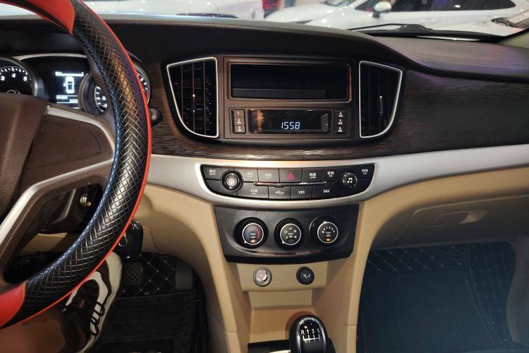 Used Wuling 730 2020 Commercial Vehicle 1.5L Manual Value Edition 7 Seats
