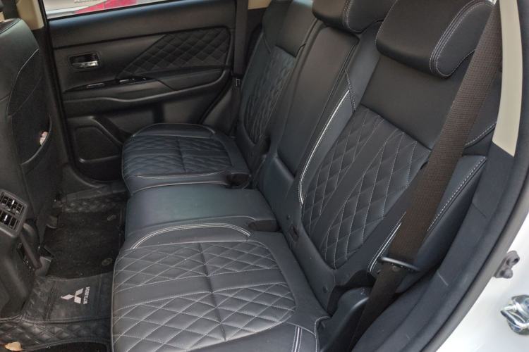 Used Mitsubishi Outlander 2020 2.4L 4x4 Zhi Xiang Edition 7-Seater
