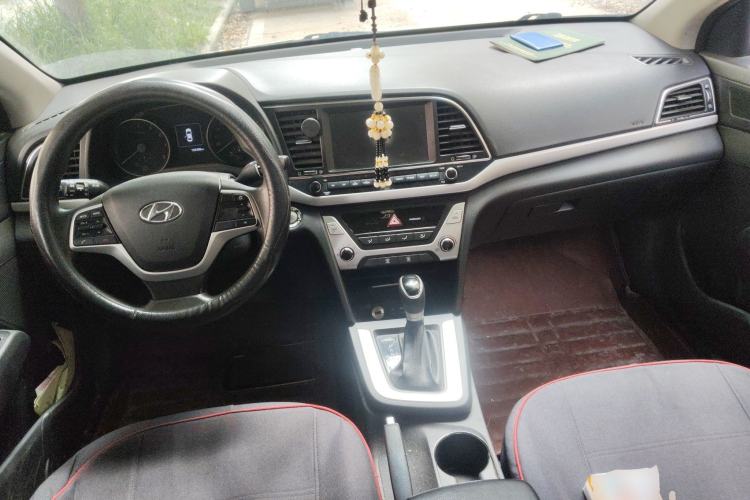 Used Hyundai Elantra (6th Generation / Lingdong) 2016 1.6L Automatic ZhiXuan – Elite Version Center Console
