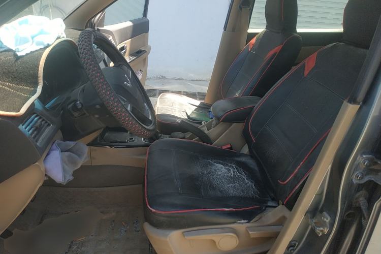 Used Wuling Hongguang 2014 1.5L S Luxury Model Left Front Seat