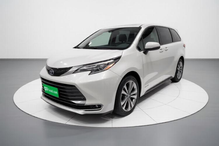 Used Toyota SIENNA 2023 2.5L Hybrid Deluxe Edition