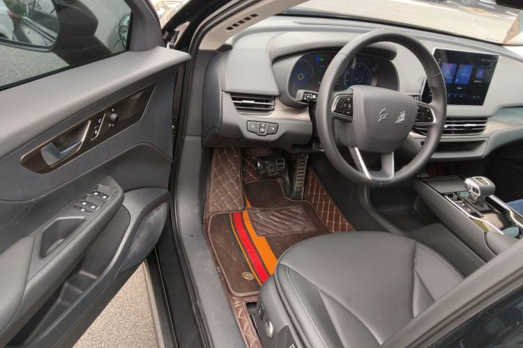 Used Hongqi E-QM5 2023 Base Travel Edition
