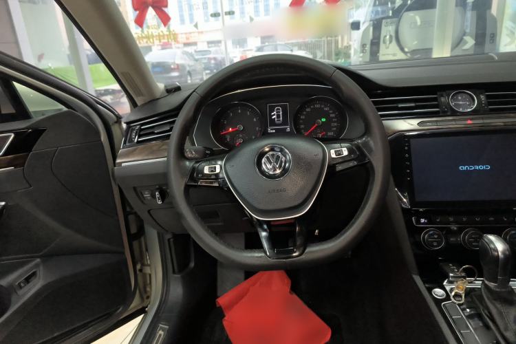 Used Volkswagen Magotan 2017 330TSI DSG Luxury Model