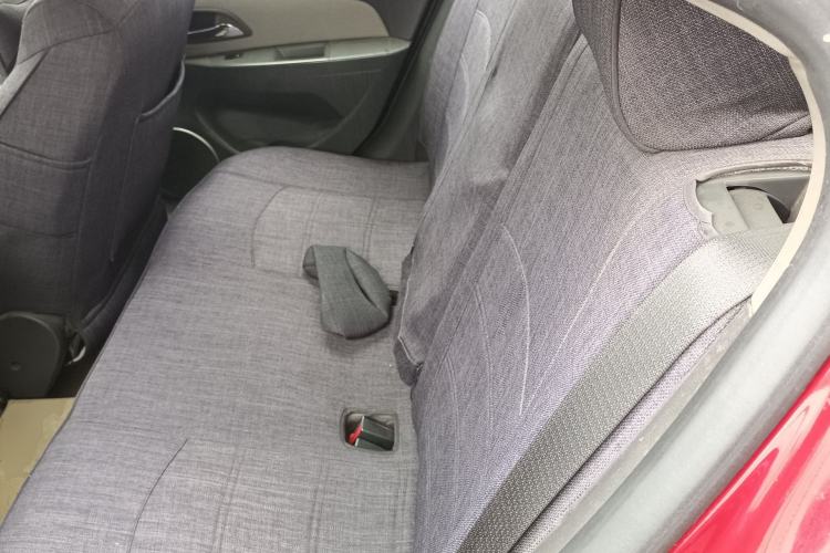 Used Chevrolet Cruze 2013 1.6L SE AT Left Rear Seat
