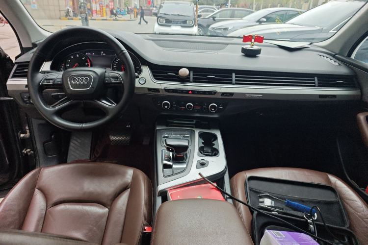 Used Audi Q7 
