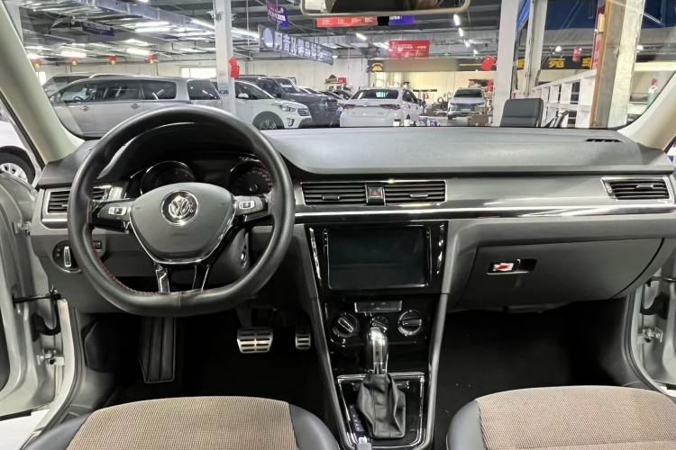 Used Volkswagen C-TREK 2017 230TSI DSG Comfort Version