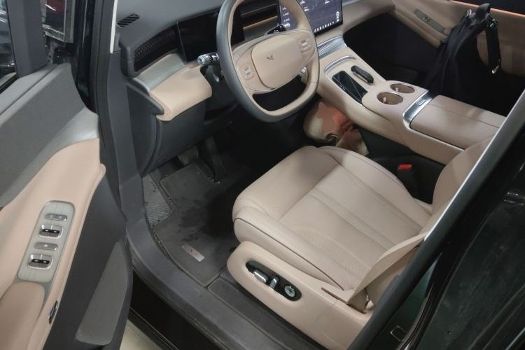 Used XPeng X9 2025 740 Ultra-Long Range Max
