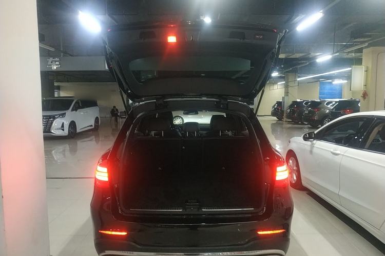 Used Mercedes-Benz GLC 2018 GLC 260 4MATIC Luxury Model
