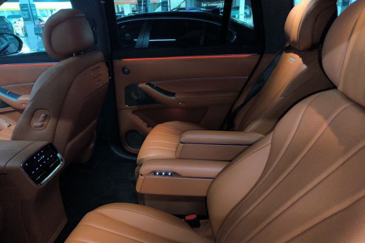 Used Hima AITO M8 2025 Extended-Range Ultra Version 53.4 kWh 6-Seater Edition