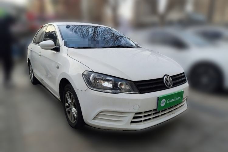 Used Volkswagen Jetta 2015 Value Edition 1.6L Manual Fashionable Style Front Right 45 Deg