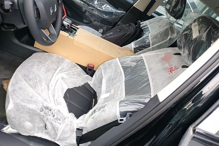 Used Hongqi E-QM5 2022 431 km Charge & Enjoy Edition