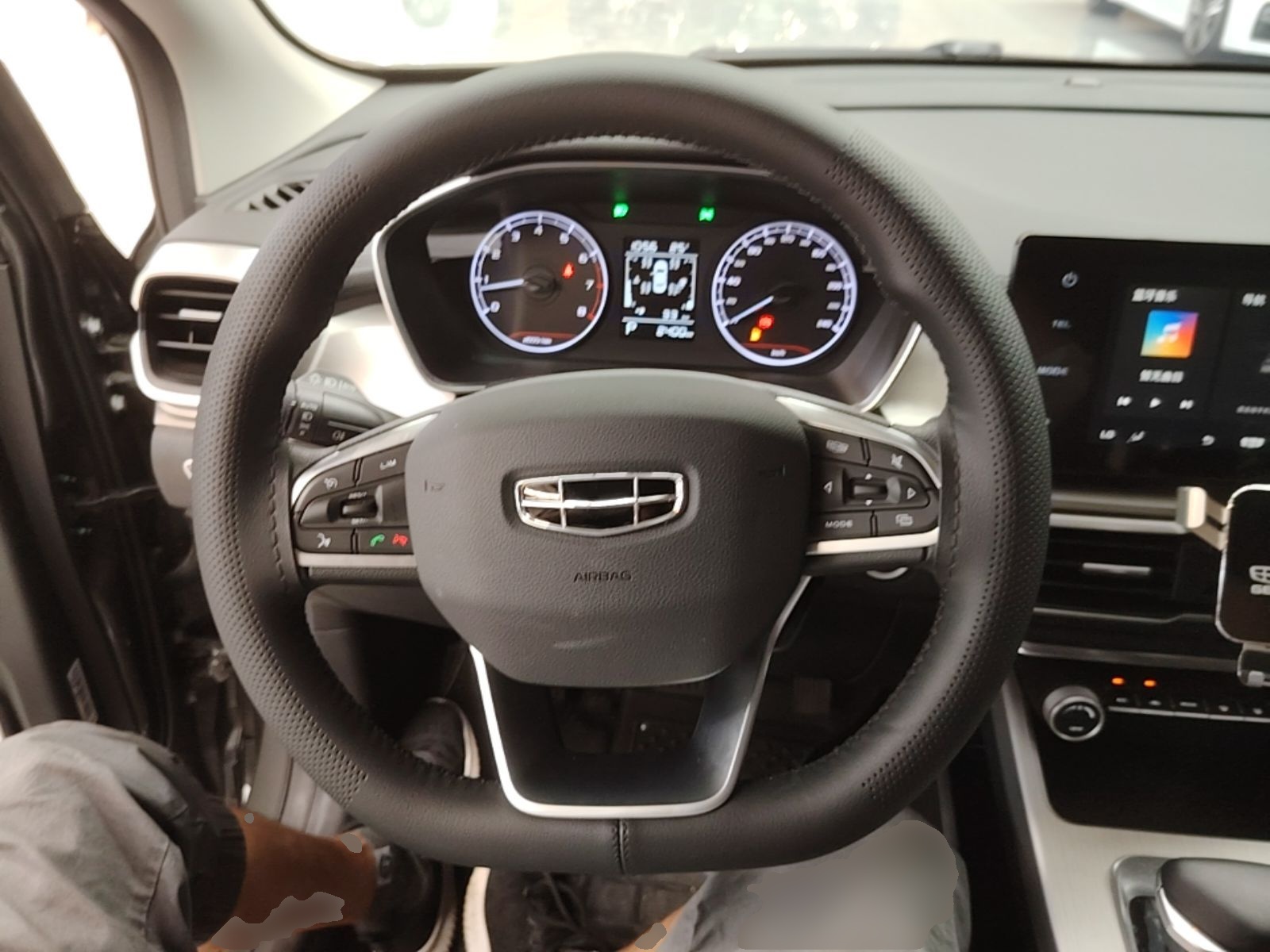 Geely Auto Coolray 2024 1.5T DCT Longteng Edition — снимка 13