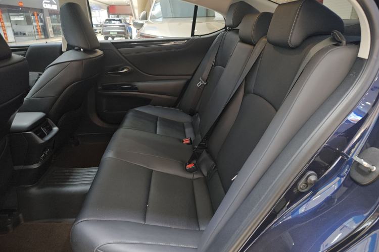 Used Lexus ES 2021 200 Excellence Edition
