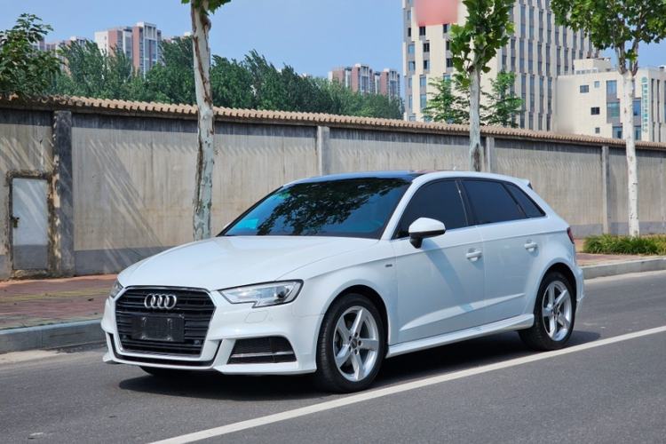 Used Audi A3 2018 30th Anniversary Edition Sportback 35 TFSI Fashion Model Guazi used car, China used car export, Used car for sale, Used Audi cars, Cheapest cars for sale