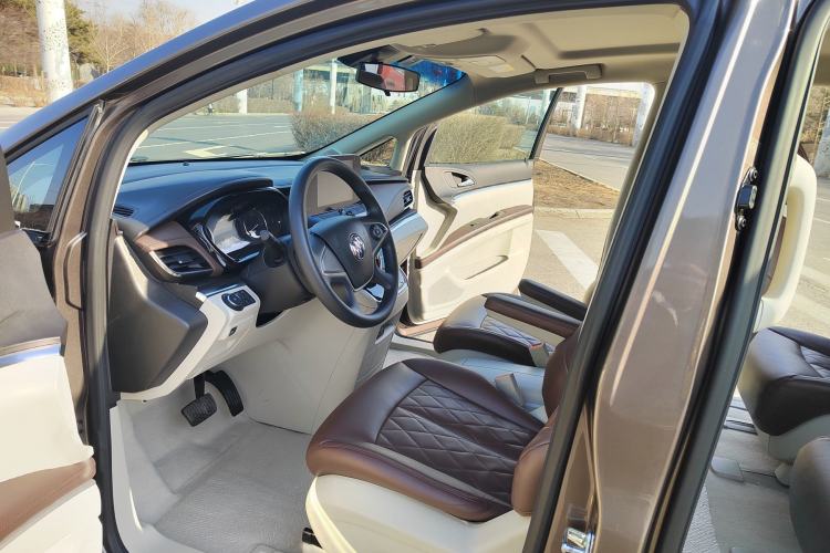 Used Buick GL8 2022 Land Cruiser Executive Class 652T Comfort Model
