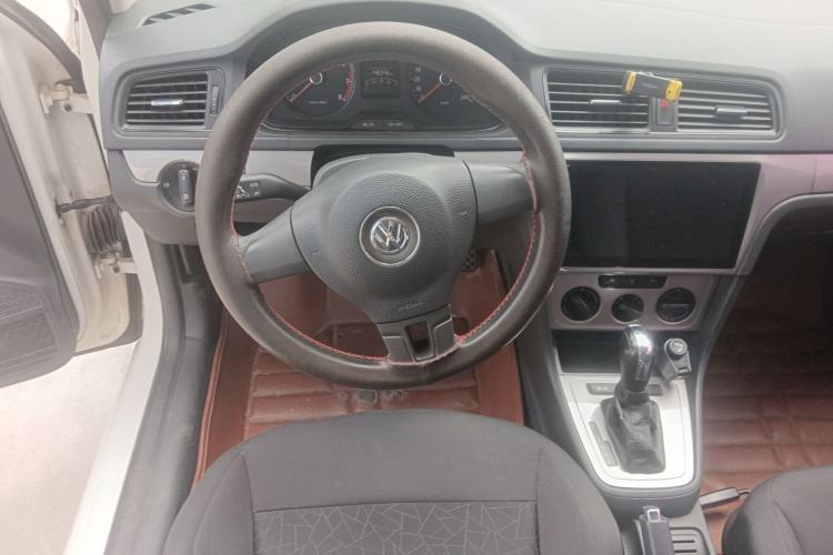 Used Volkswagen Lavida 2013 Revised Classic 1.6L Automatic Fashion Edition
