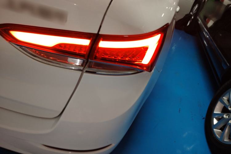 Used Buick GT 2019 18T Automatic Connected Elite Model China VI Standard Right Rear Taillight