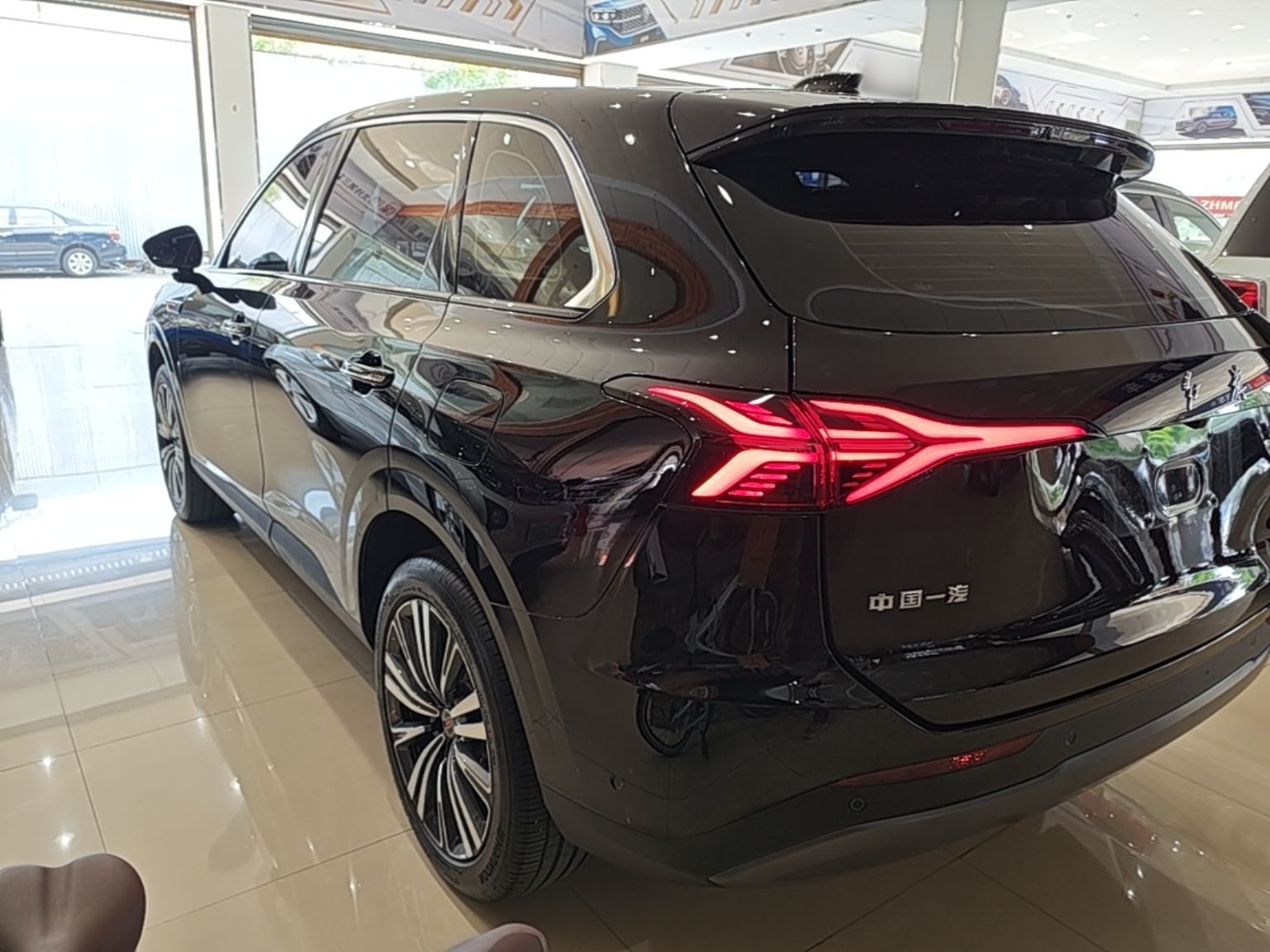 Hongqi HS6 PHEV 2026 240 Smart Hybrid Version — снимка 4