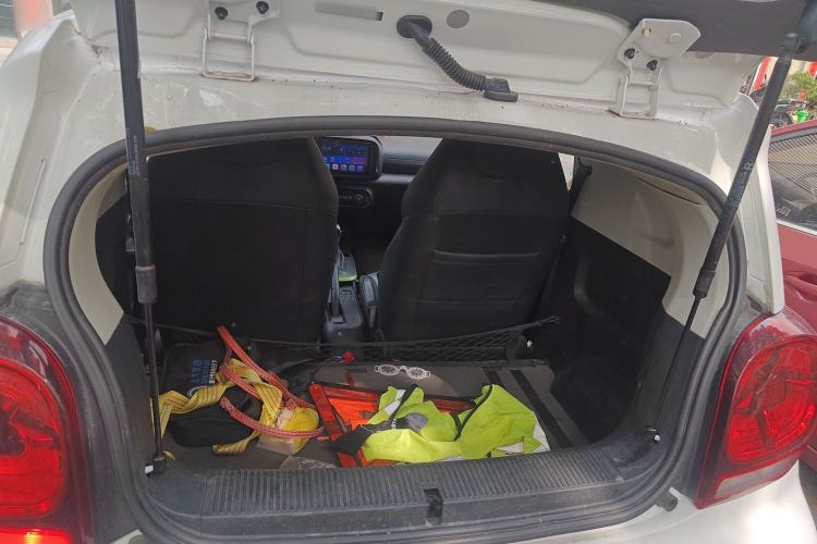 Used Roewe Clever 2021 302km All-Round Version Trunk