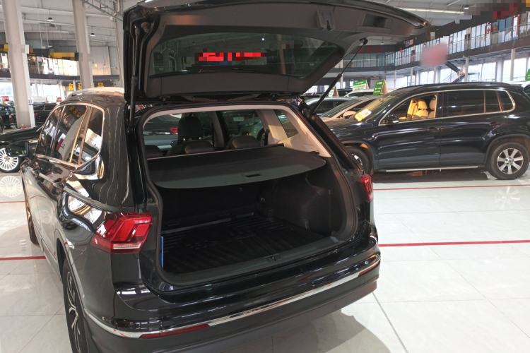 Used Volkswagen Tiguan L 2017 330TSI Automatic Two-Wheel Drive Luxury Edition