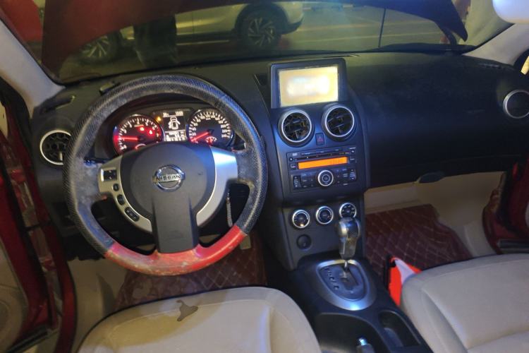 Used Nissan Qashqai 2011 2.0 XV Lea CVT 2WD Center Console