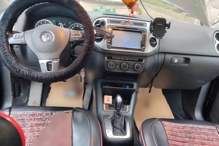 Used Volkswagen Tiguan 2013 1.8 TSI Automatic Two-Wheel Drive Comfort Edition Center Console