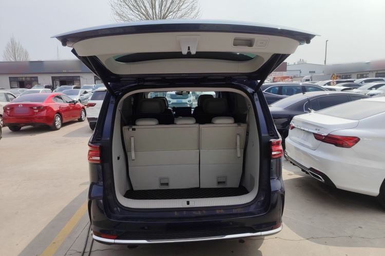 Used Roewe iMAX8 2022 400TGI Celebration Edition
