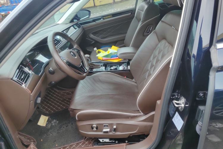 Used Volkswagen Phideon 2021 380TSI Prestige Edition Left Front Seat